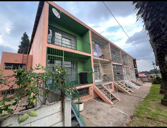 3 BEDROOM APARTMENT FOR SALE IN WEST TURFFONTEIN